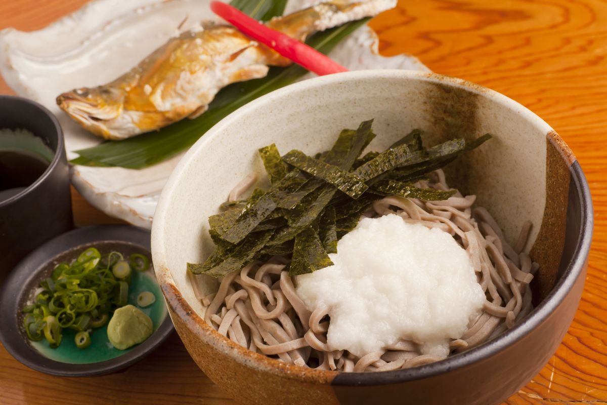 祖谷そば もみじ亭の「祖谷そば 山かけぶっかけ」1050円