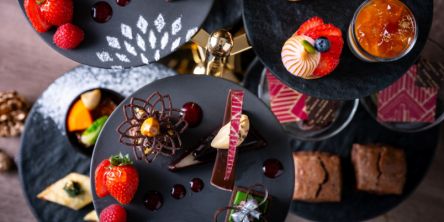【ザ・プリンス パークタワー東京】モダンで華やかな世界観を表現した「クリスマスアフタヌーンティー」