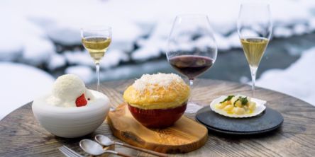 渓流沿いの特等席で楽しむ「奥入瀬渓流ホテル by 星野リゾート」の「渓流雪見ランチ」