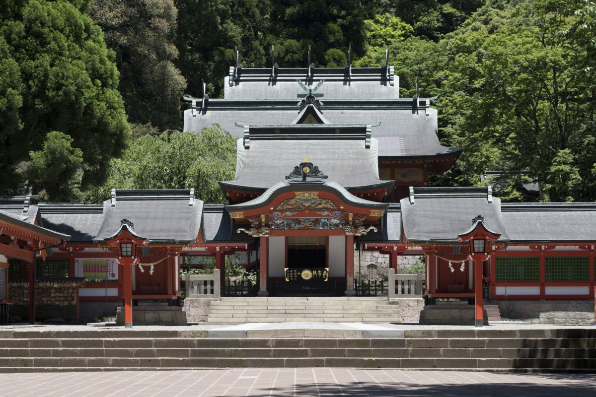 霧島神宮本殿　1