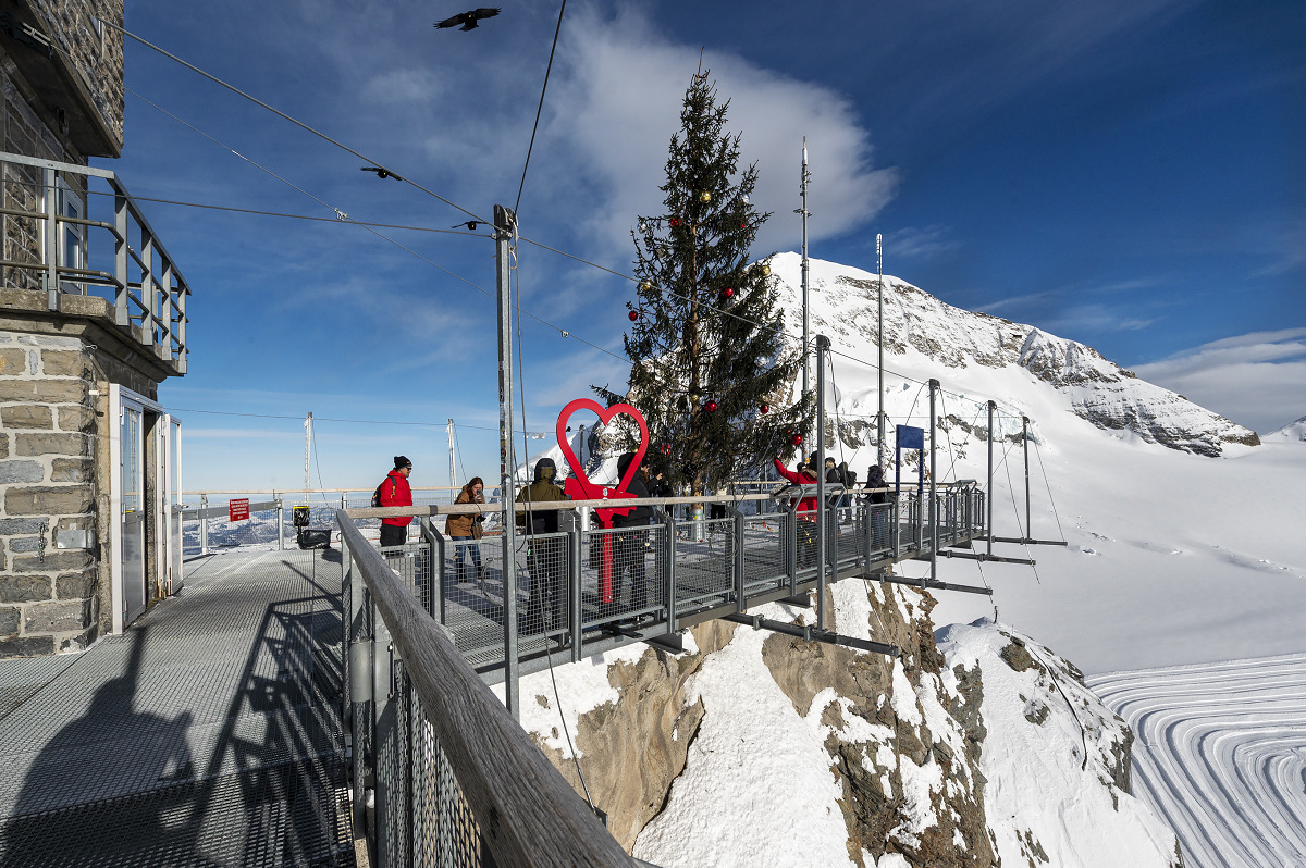 テラスに出れば爽快感抜群。ハート形のフォトスポットも