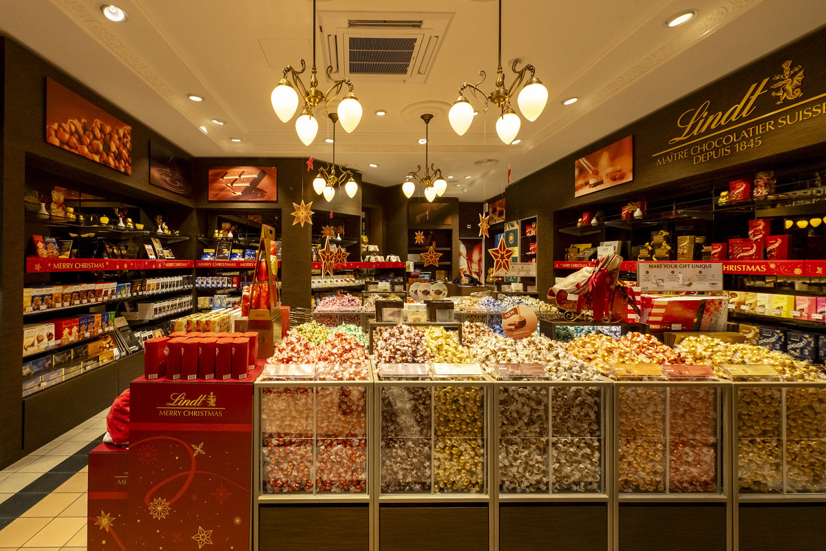 「トップ オブ ヨーロッパ　フラッグシップストア」内のリンツのショップ