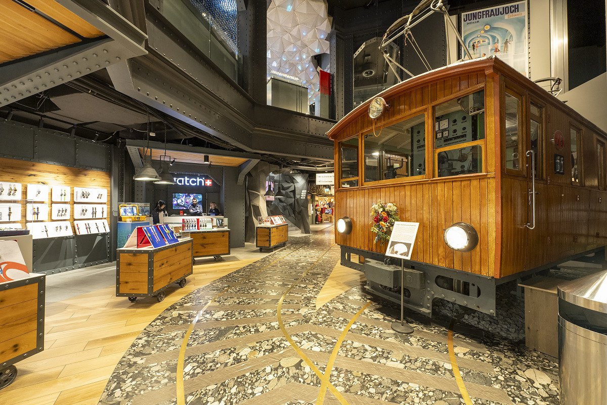 スイスの魅力が詰まる店内