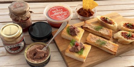 【カルディコーヒーファーム】家飲みに！ ぬるだけパーティーグルメ5選｜おいしくって、おしゃれなおつまみになるパテやペーストを使った簡単アレンジレシピも