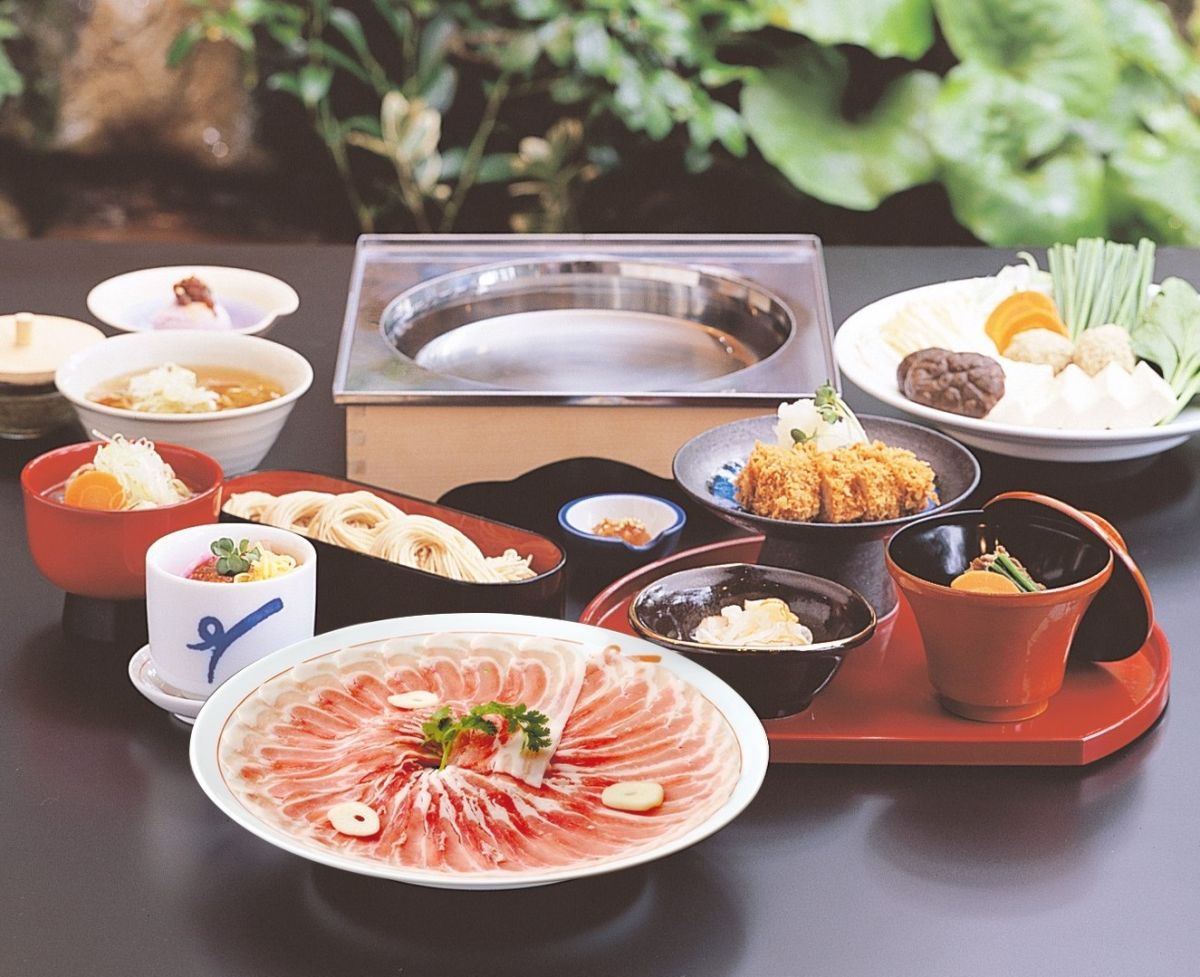 「元祖そばつゆ仕立て 黒豚しゃぶコース いちの味」4800円