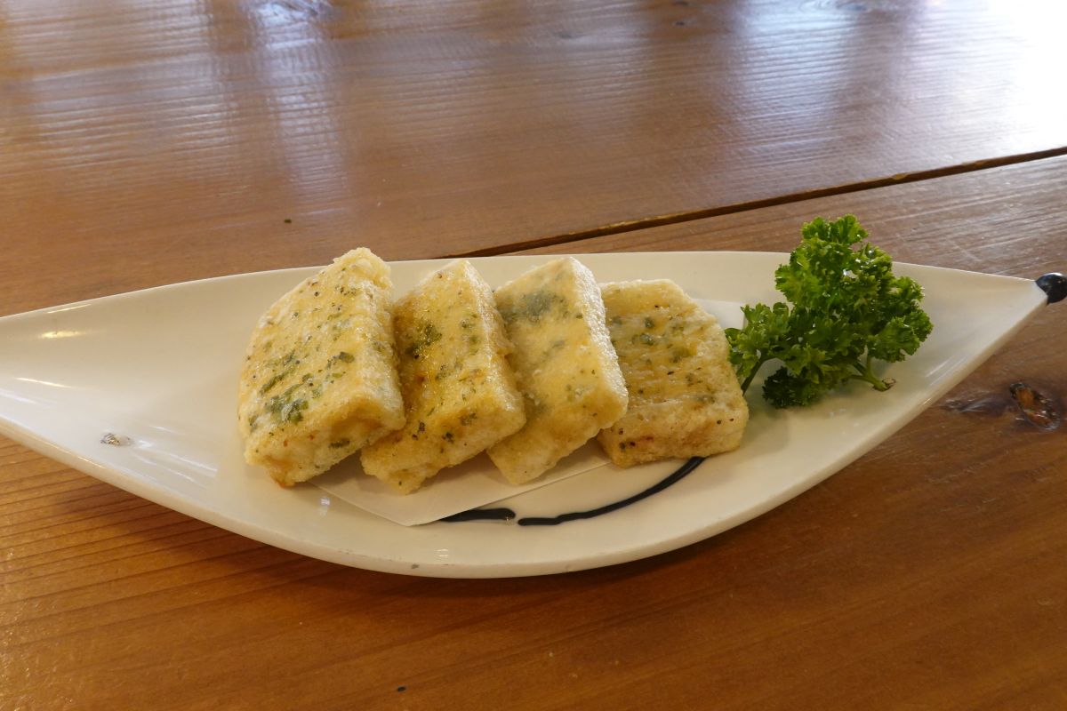 やっこと同じ豆腐を使用した「屋久島豆腐の竜田揚げ」 (680円)