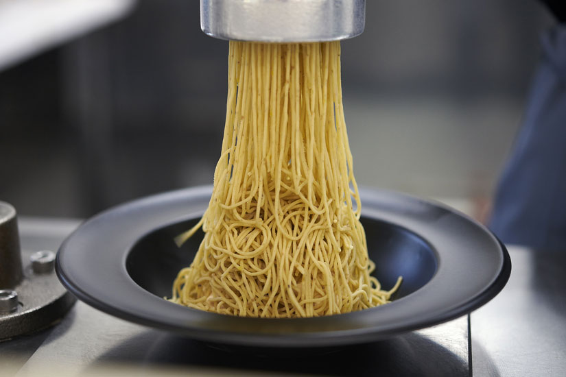 夏～秋にかけては安曇野産の和栗を使用。それ以外は熊本産を使用