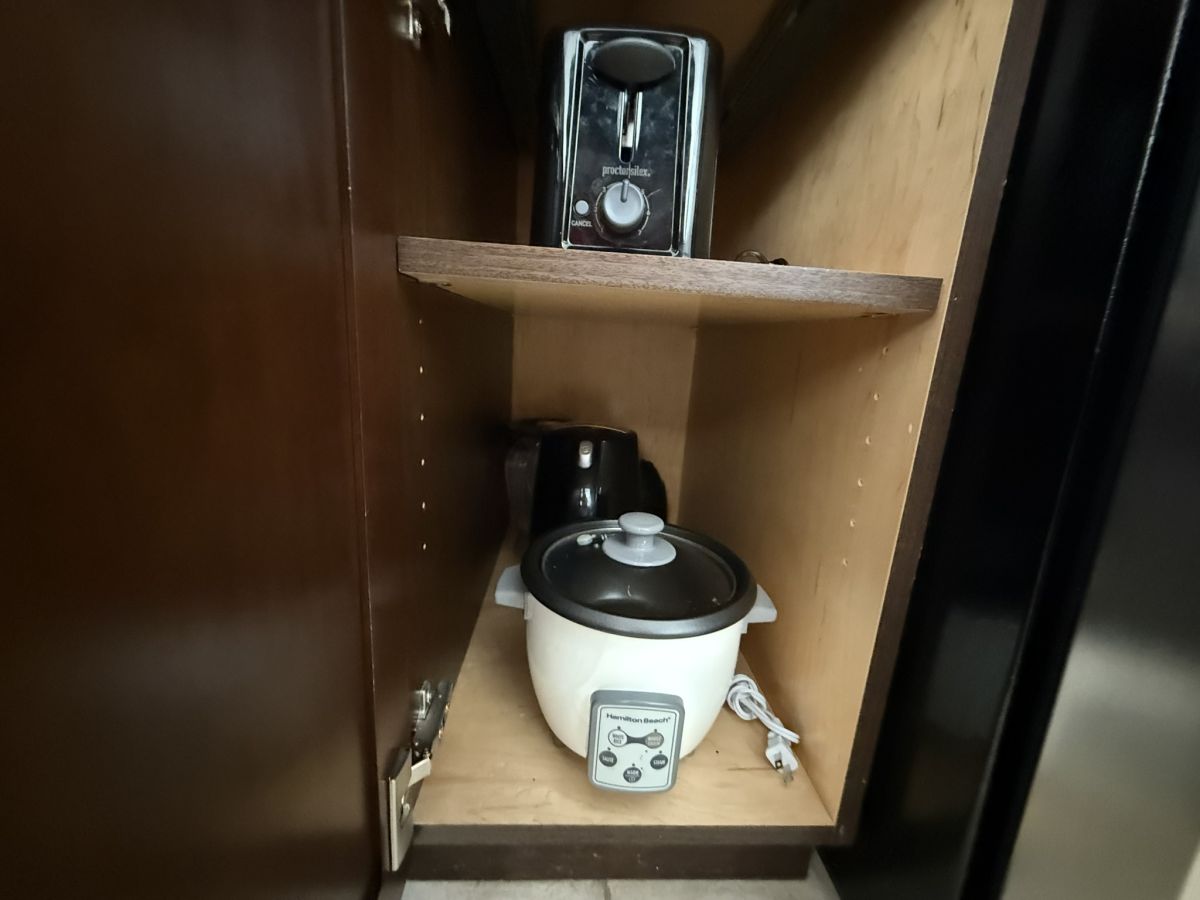 炊飯器、ポット、トースターも完備