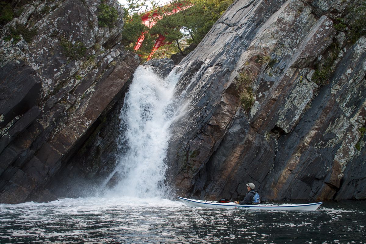 特に雨上がりの水量が多い時は、より迫力のある姿を見せる