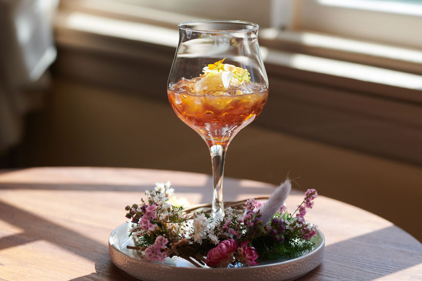 「フラワーゼリー」(800円)。リースにもなるフラワーデコレーションは2200円で持ち帰りも