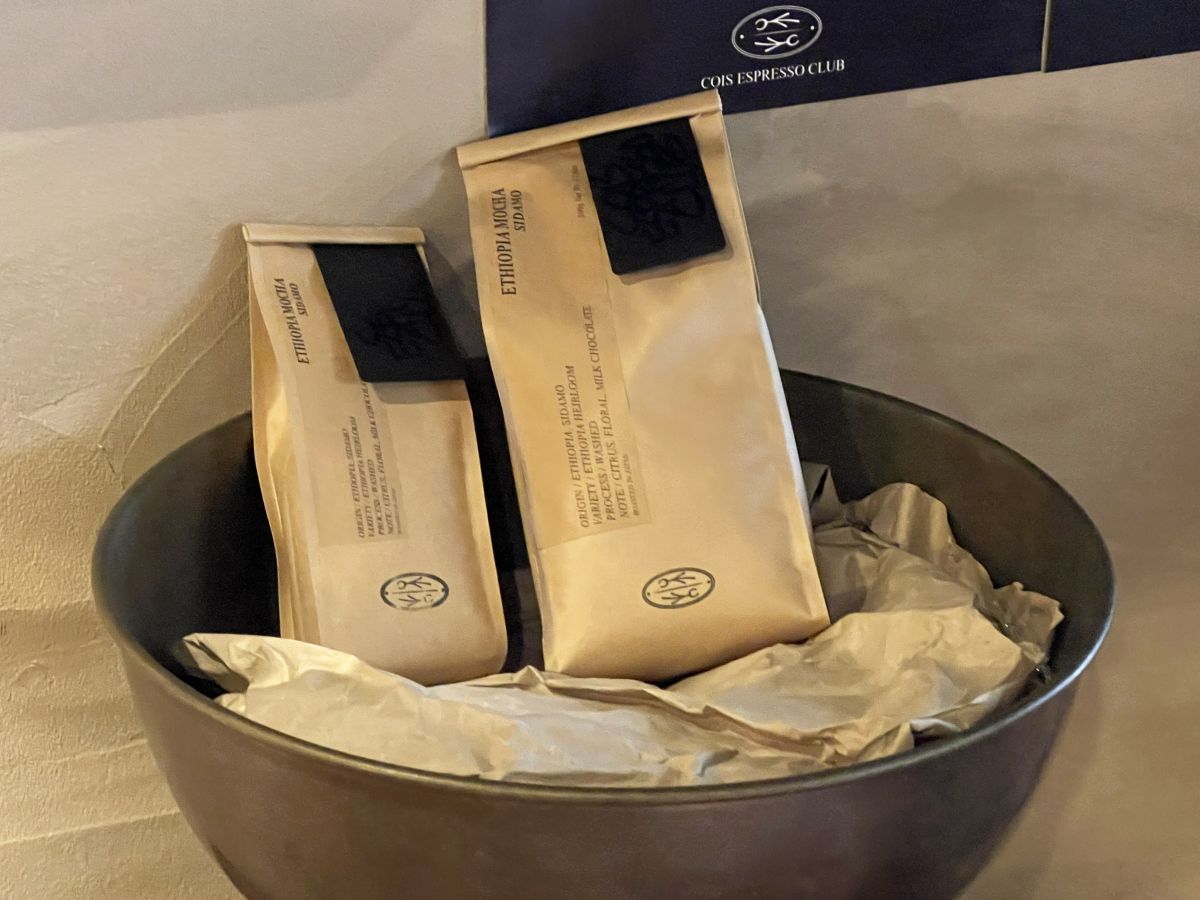 （写真左から）「エチオピア モカ シダモ （小）」2,500円、「エチオピア モカ シダモ（大）」5,900円