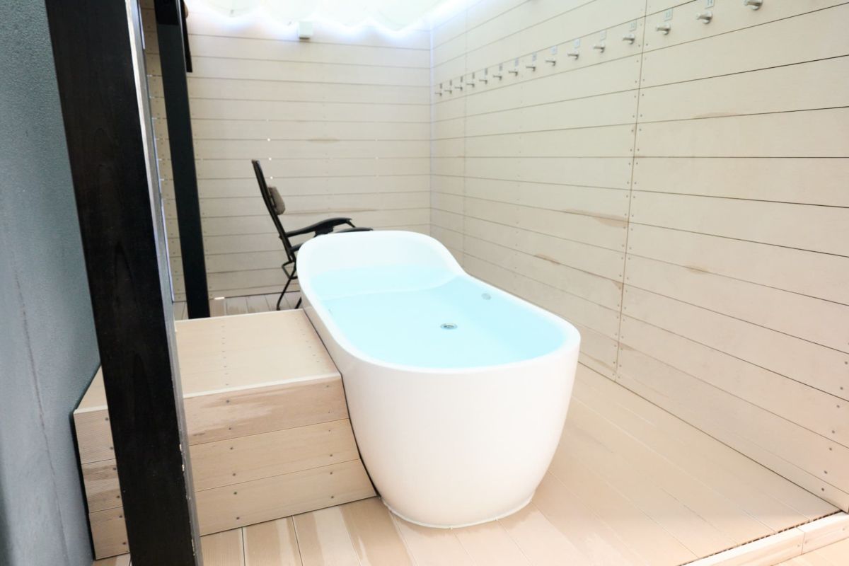 女性エリアの水風呂