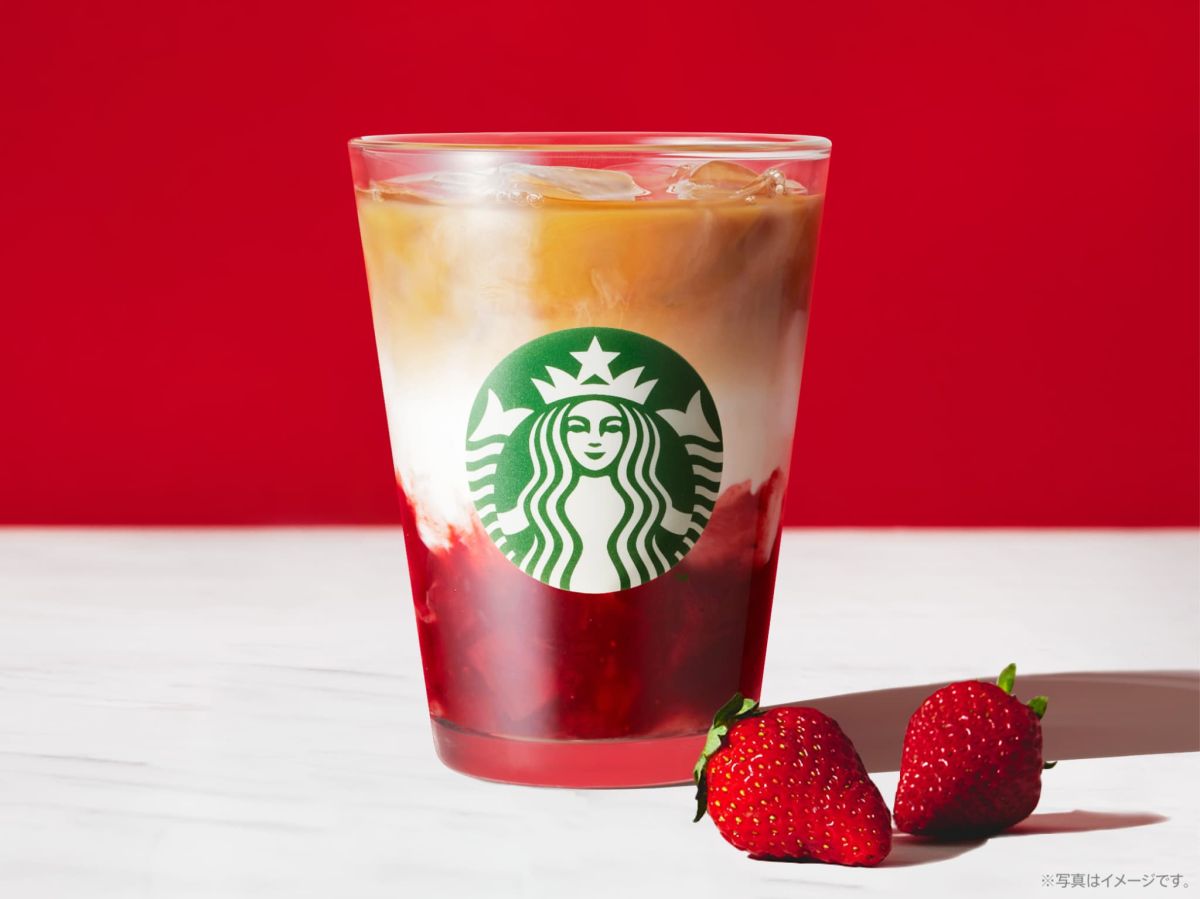 「ジョイフルメドレー 苺 ミルク ティー」Iced/Tallサイズのみ　609円（持ち帰り）、620円（店内利用）