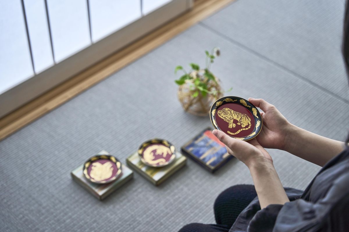 「金箔で彩る 豆皿制作」39000円／&copy;︎ふふ 東京 銀座