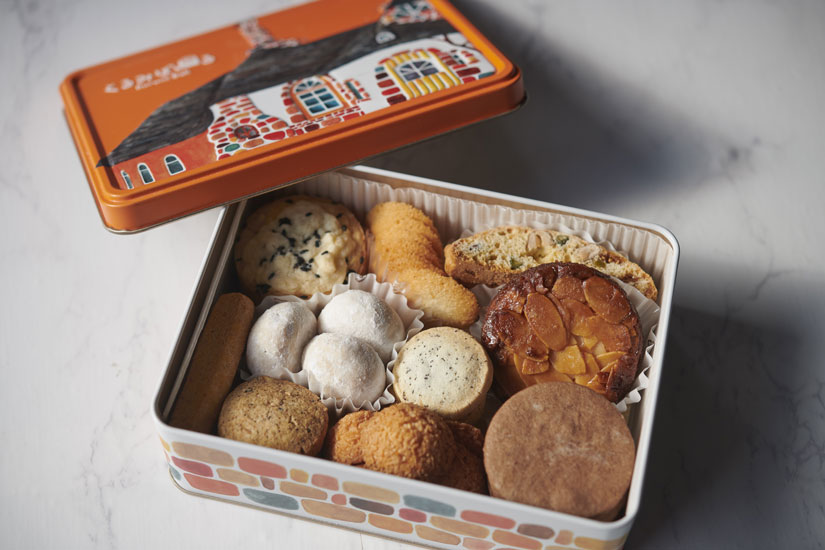 人気の焼き菓子を詰め合わせた「クッキー缶」(3300円) 