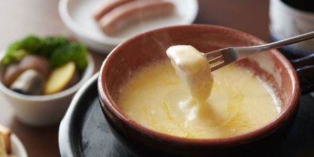 【長野・東御市】チーズ好きは必訪！「アトリエ・ド・フロマージュ 森のチーズテラス」でチーズの魅力を堪能