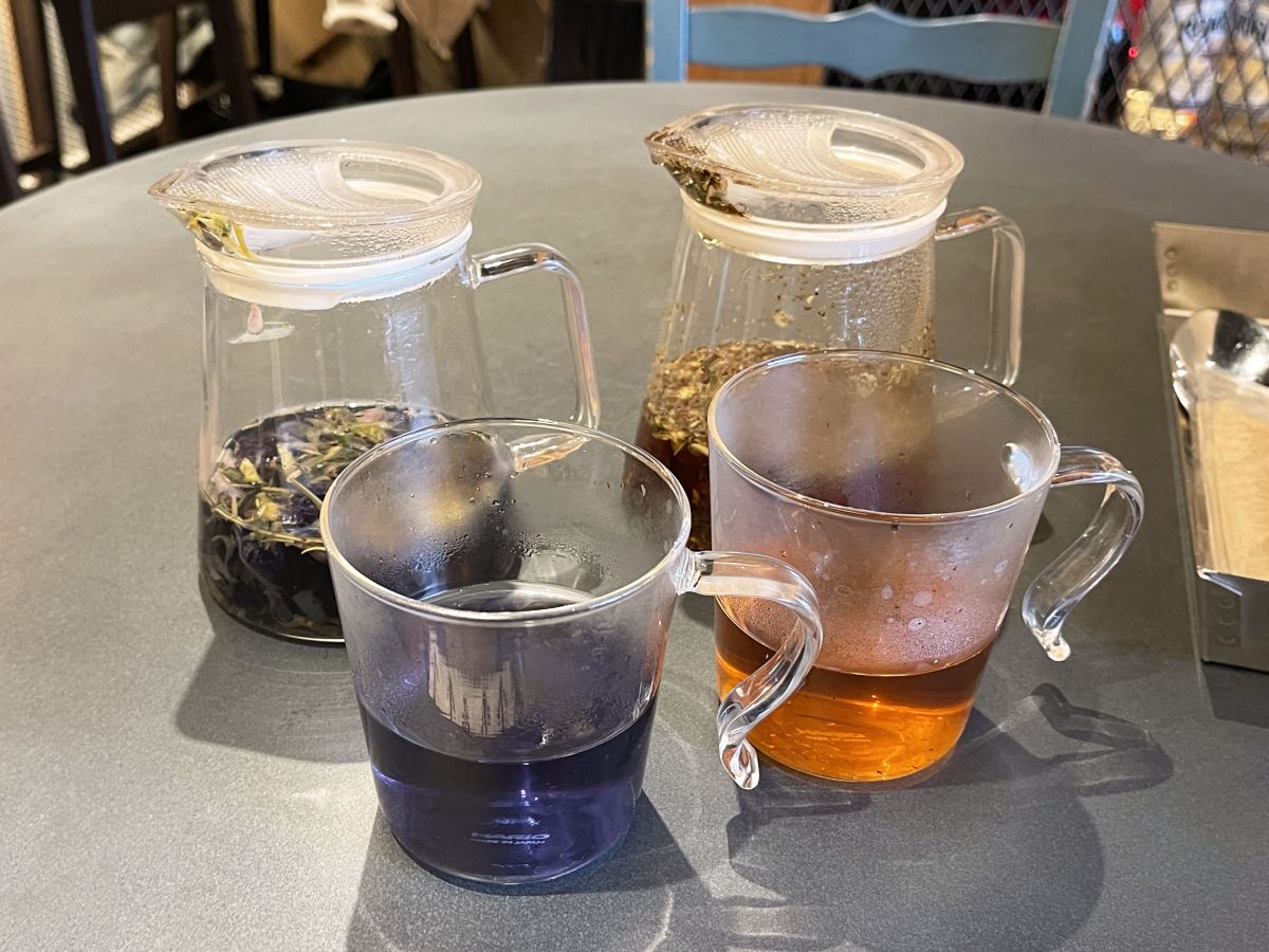 （写真左から）「インナービューティーブレンド」950円、「めぐりブレンド」950円