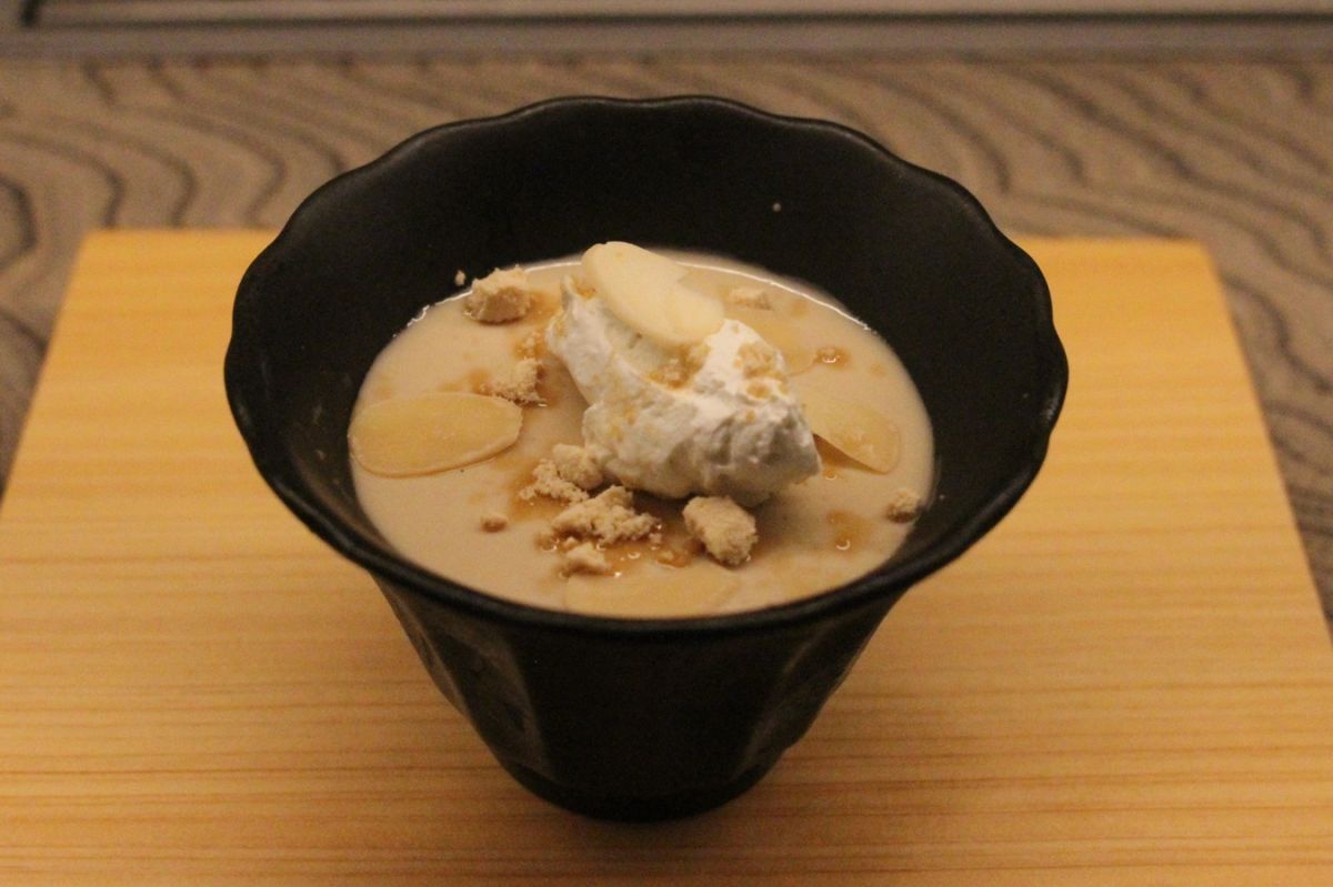 「珈琲風味のブラマンジェ 和三盆をかけて」