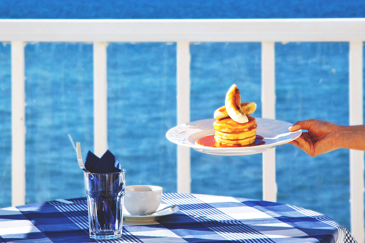 【最新】湘南の”海の見える”人気カフェ23選|江の島や鎌倉のスイーツ&絶景がいっぱい! 潮風を感じるテラス席の穴場も。