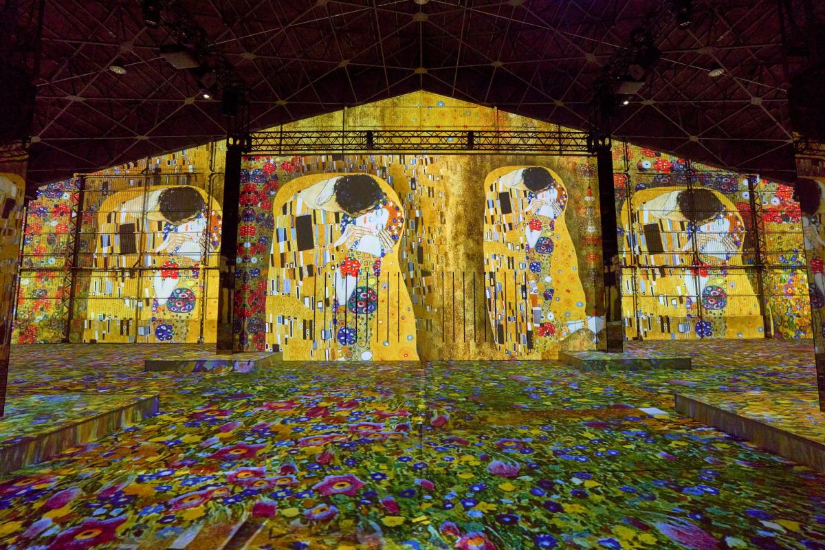 イマーシブ・ミュージアム「ザ・ムービアム ヨコハマ」がオープン！大迫力のアート鑑賞が期間限定で登場