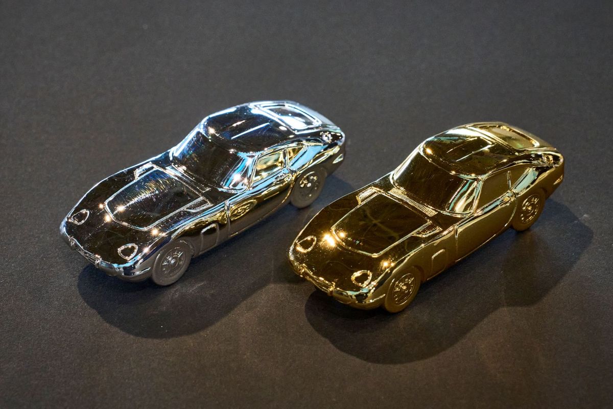 1_40 インゴットミニカー 2000GT