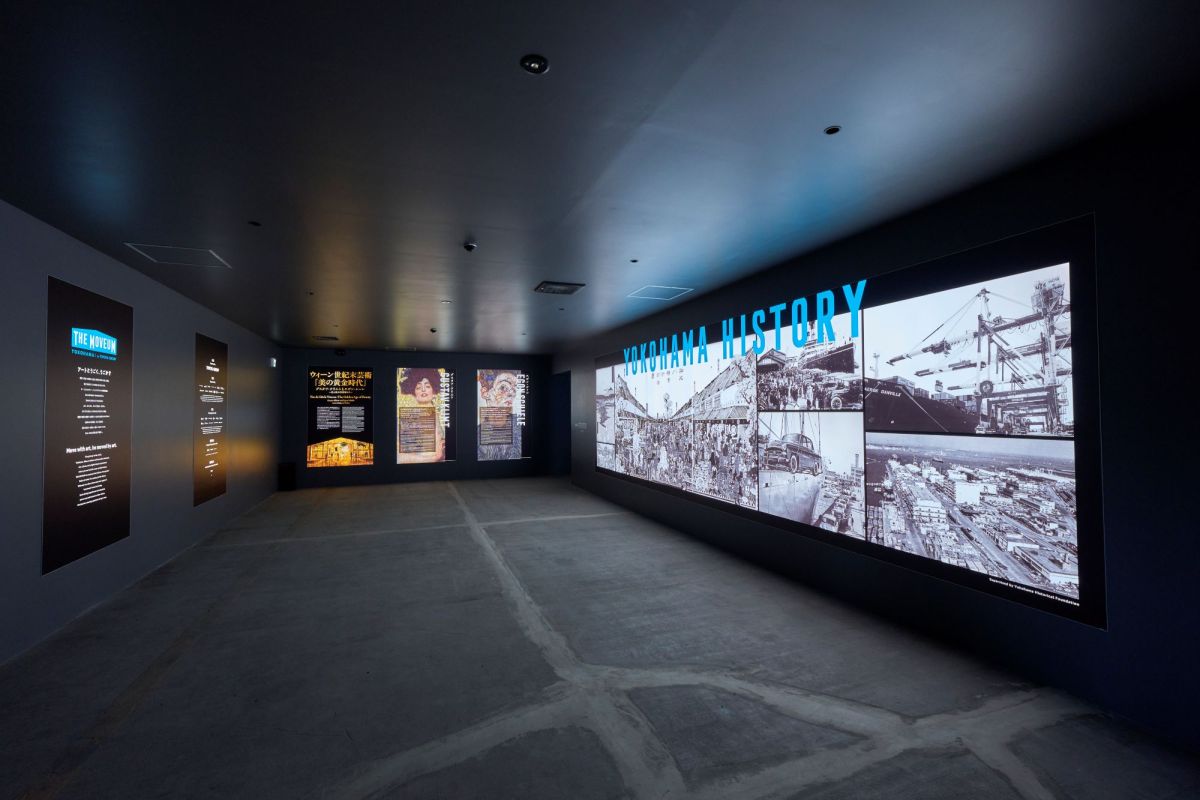 イマーシブ体験への第一歩、入口となるスペース。チケットの確認後、上映時間の15分前から入場可能です