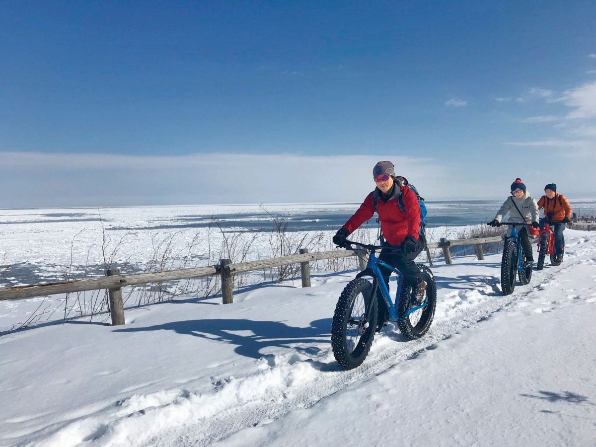 海も陸も真っ白な世界を走り抜ける