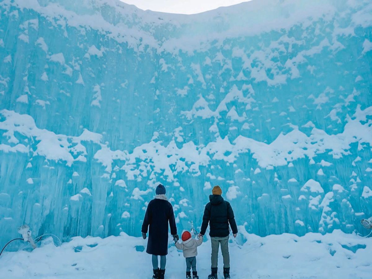 高さ10ｍにもなるオブジェもあり圧倒される