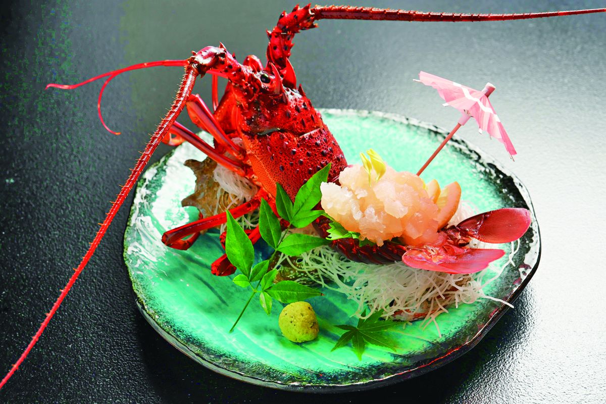 割烹かねなか　活伊勢海老刺身2000円～