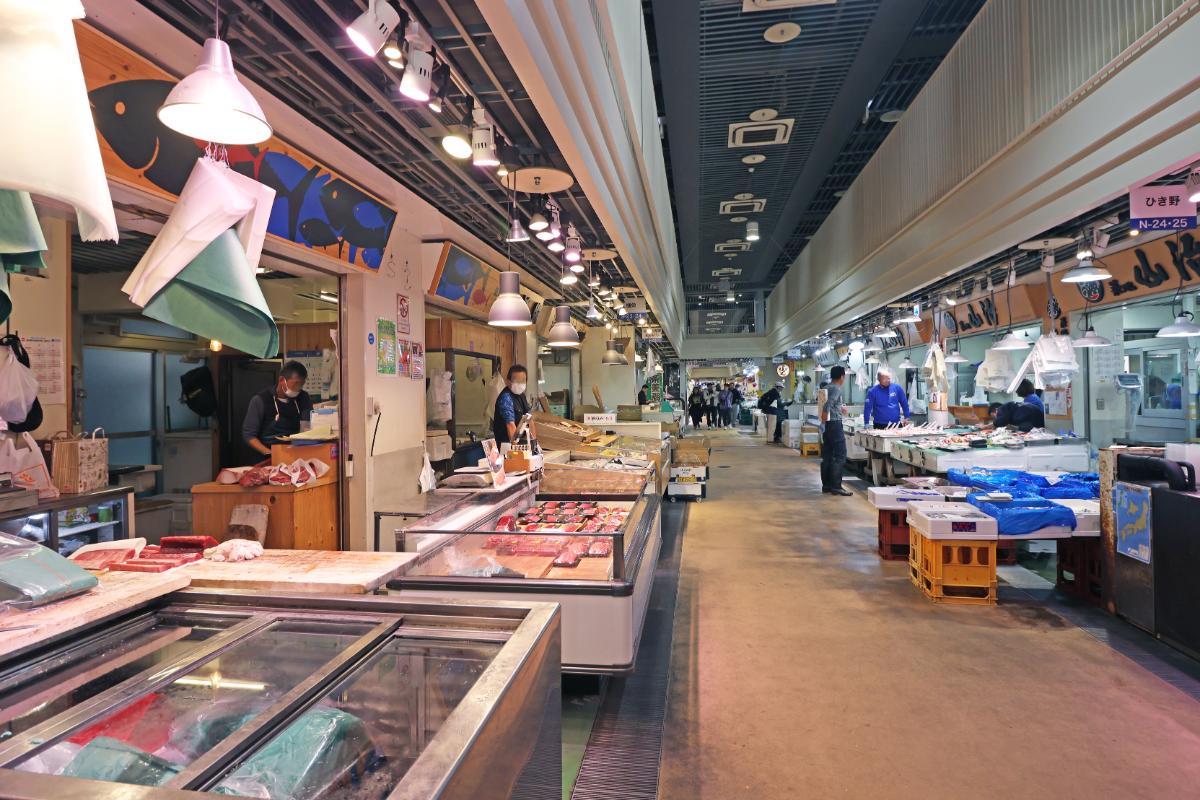 市場「築地魚河岸」