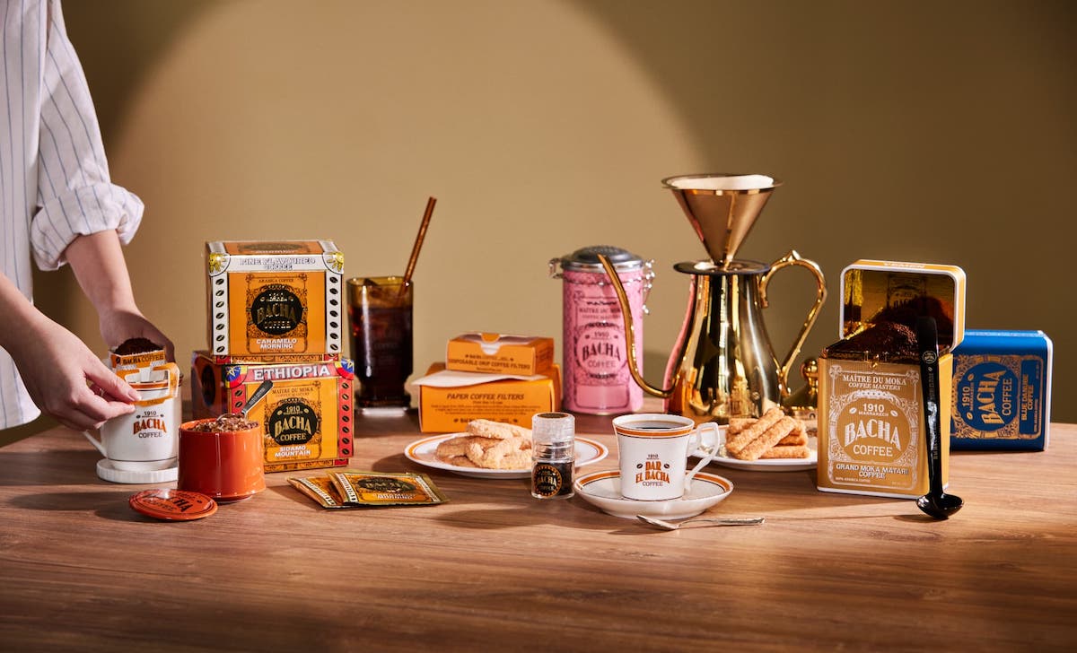 コーヒーやアクセサリーなどは店頭とオンラインで購入可能