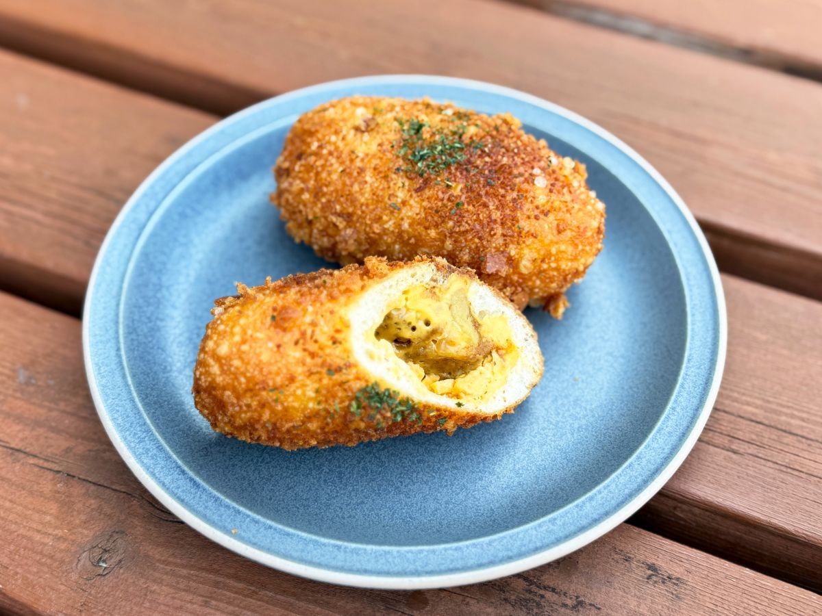 「チーズカレーパン」