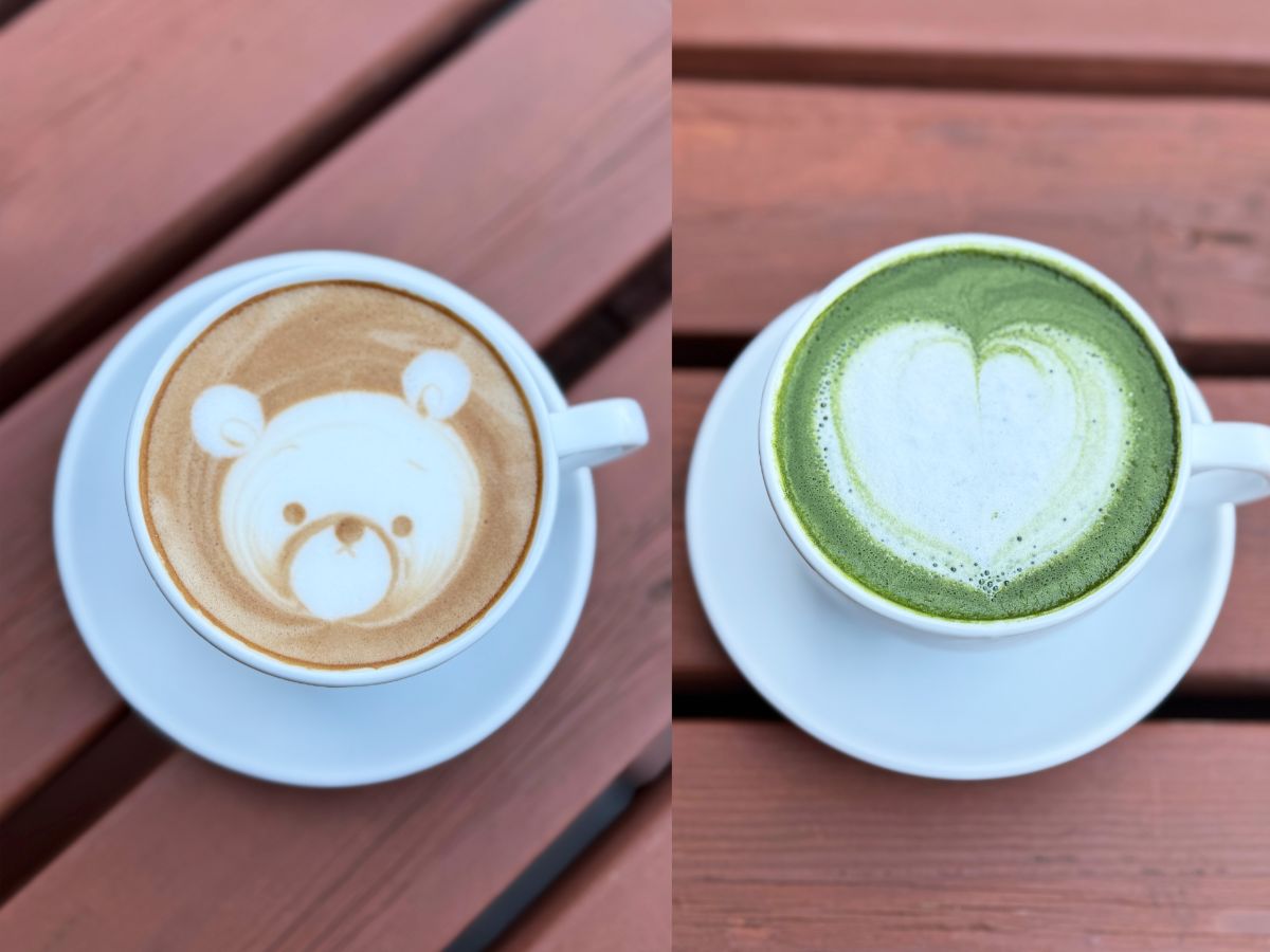 （左から）「カフェラテ」、「抹茶ラテ」561円