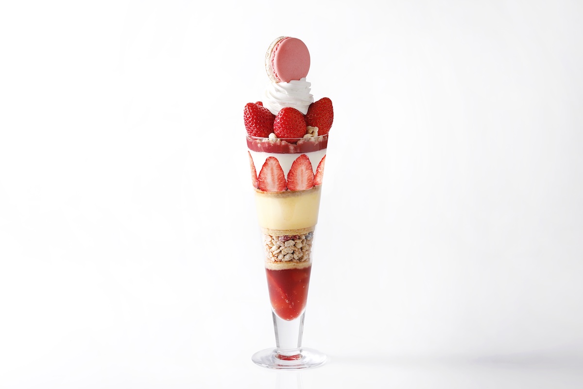 「あまおうパフェ」3630円 ※サービス料別