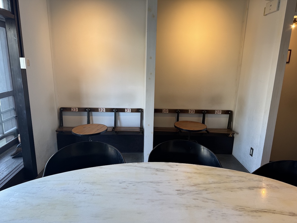 1階 区切られた席