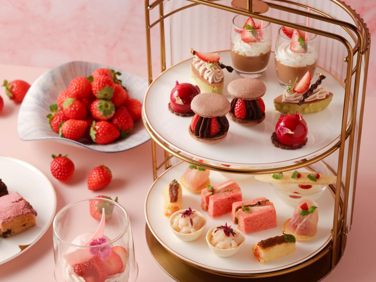 「恋するいちごアフタヌーンティー with リンツチョコレート」