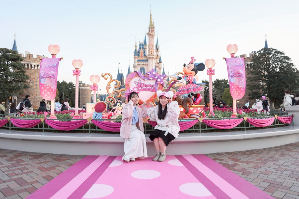 シンデレラ城前のプラザ