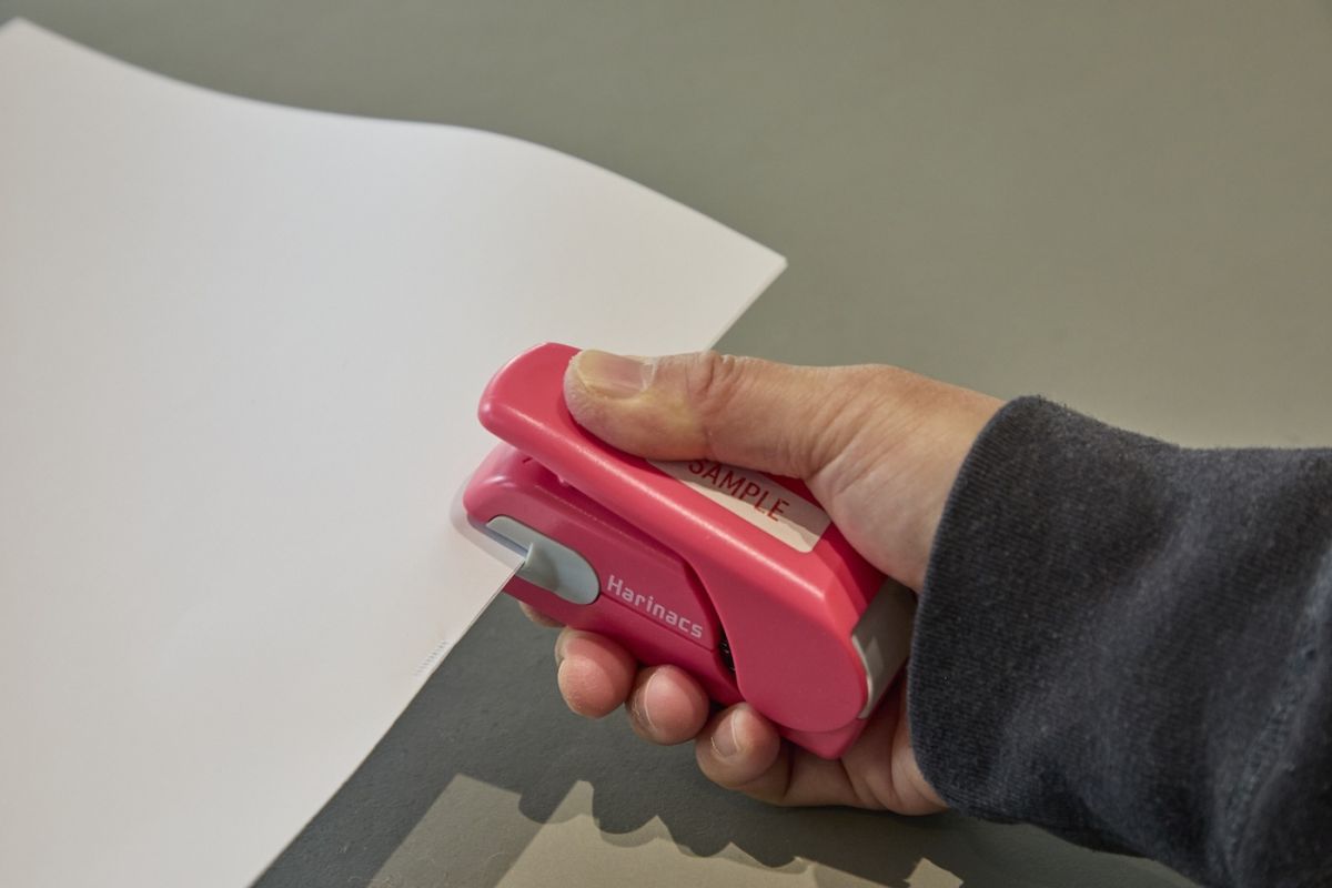 「針なしステープラー＜ハリナックスプレス＞」1825円