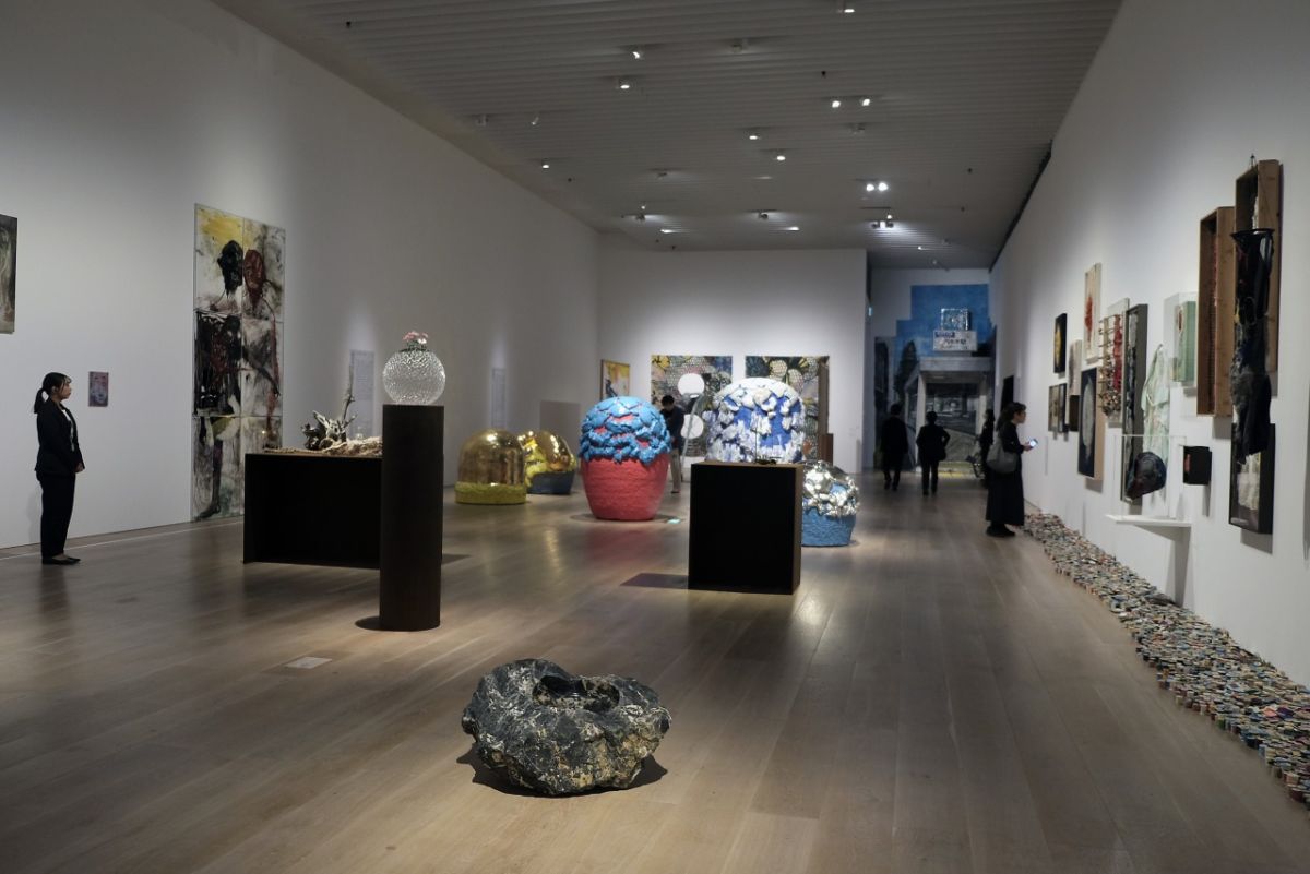 「六本木クロッシング2025展：時間は過ぎ去る わたしたちは永遠」展示風景