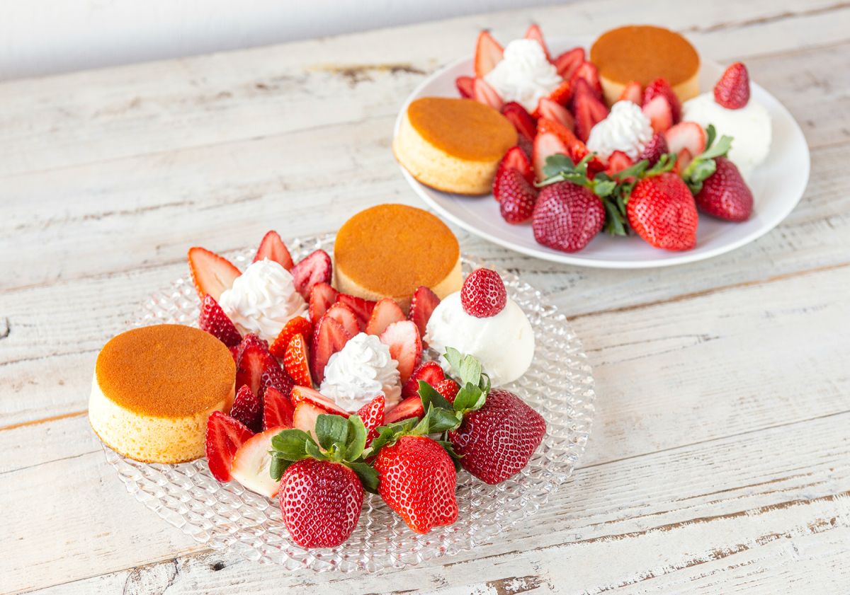 完熟いちごのパンケーキ　1980円　※12月中旬～5月中旬ごろ限定