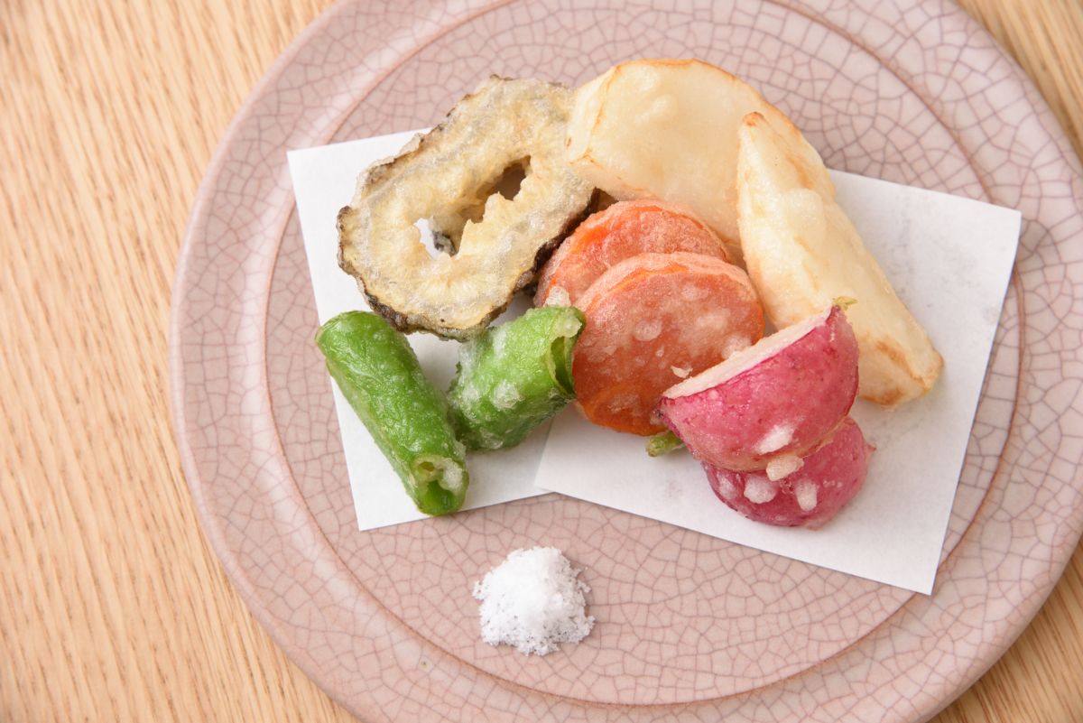 「本日の野菜天ぷら盛り合わせ」1180円