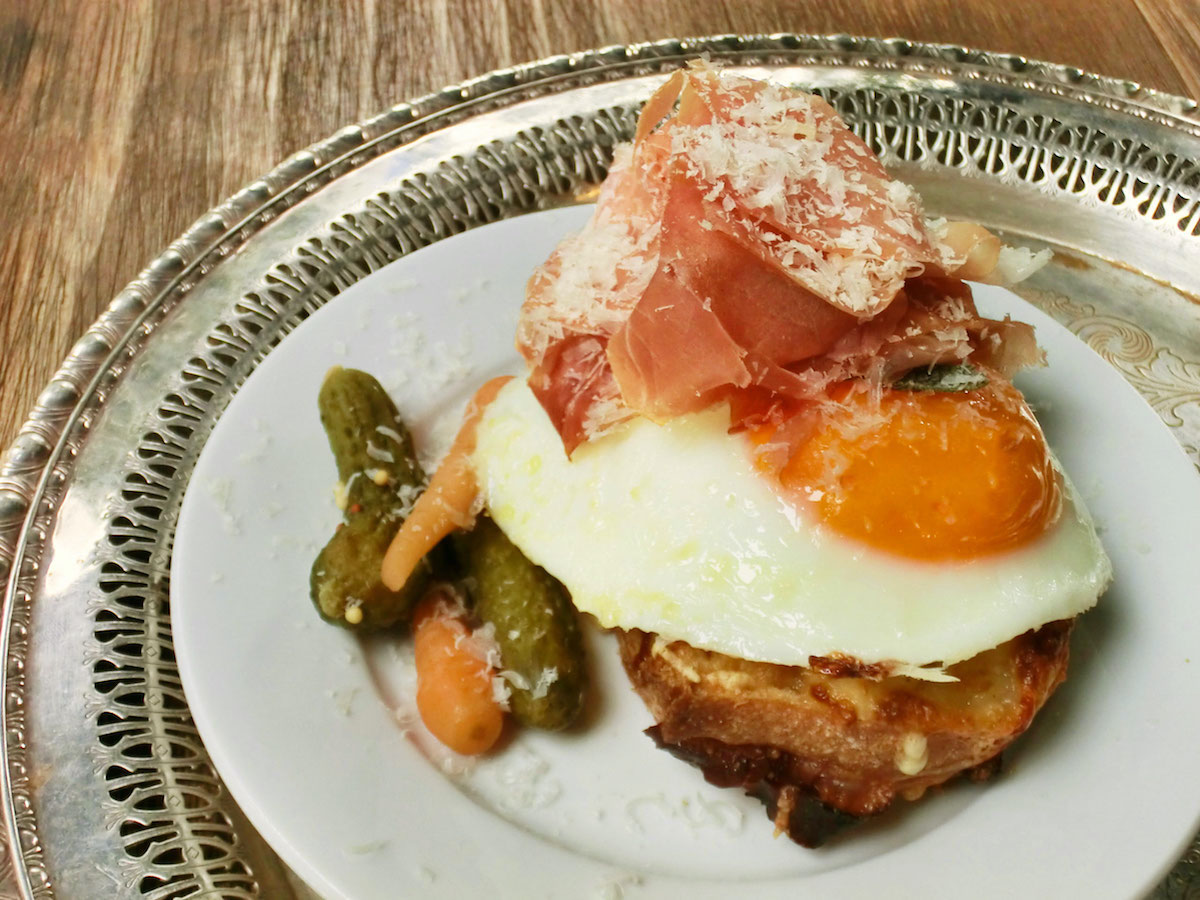 「クロックマダム」1970円