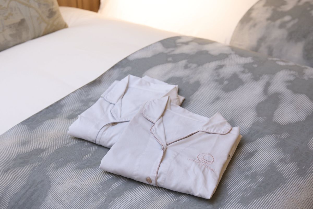 クローゼットには、パジャマも収納されている