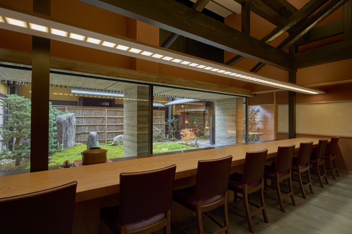 「割烹 いずみ」内観