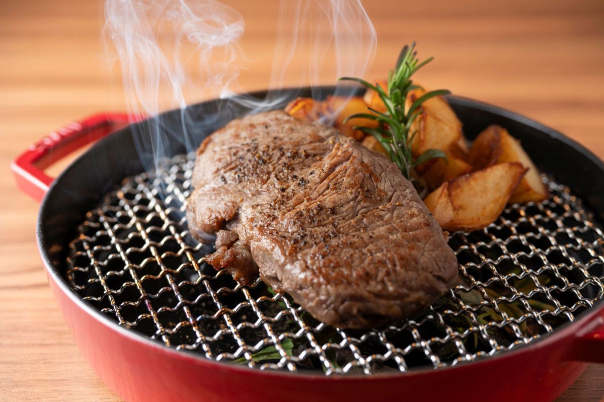 藁の香を纏わせた「USサーロイングリル」