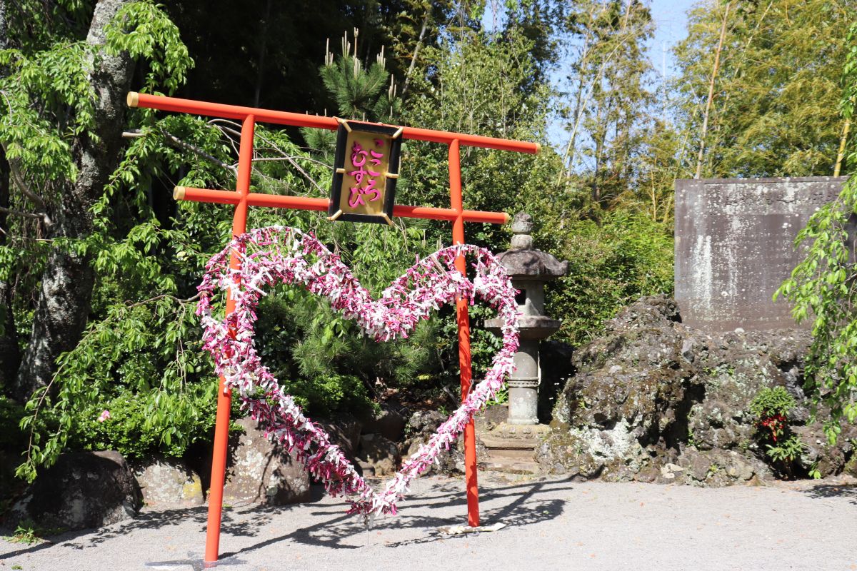 【伊豆山神社】源頼朝と北条政子が結ばれた神社「伊豆山神社」へ。御守や御朱印、境内からの絶景も