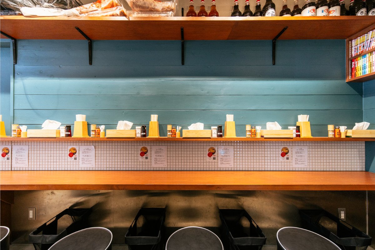 カウンター席
