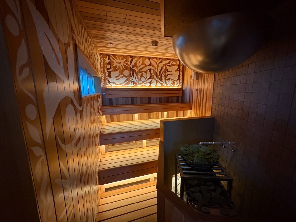 ハーブの香りに包まれる「Leaves」