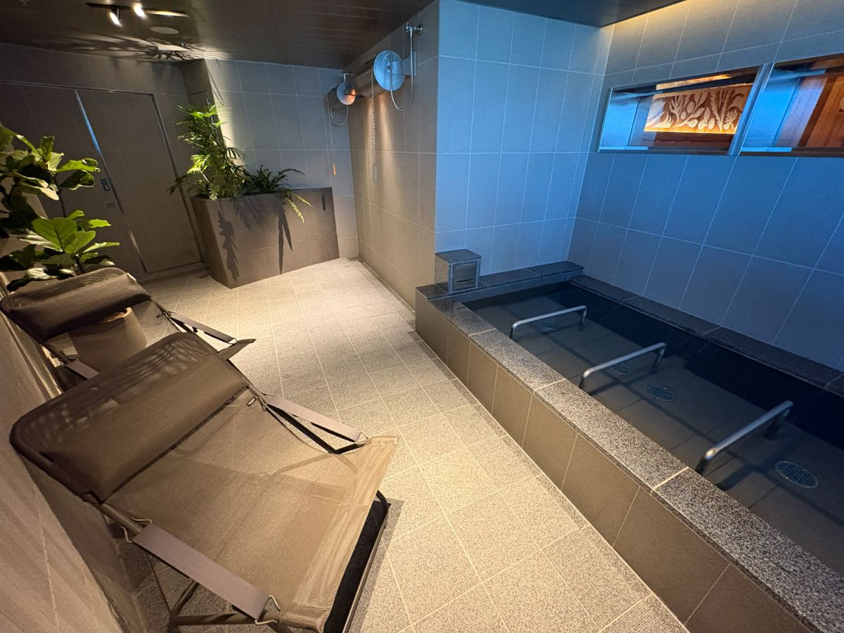 奥には、レバーを引くと水がザバーっと降ってくる仕掛けが！