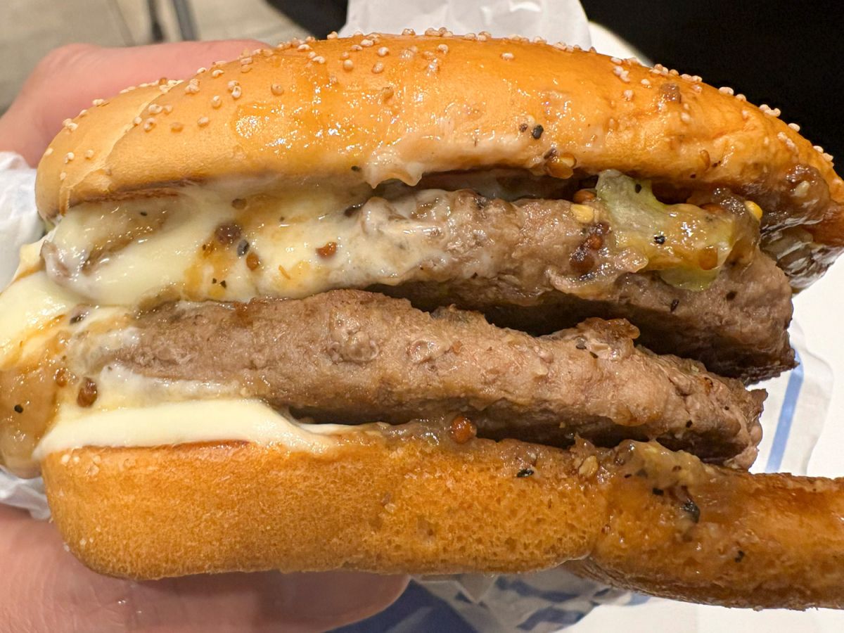 疲れた夜にかぶりつきたくなるビジュアルです。